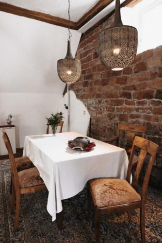 d0aed0df-948b-43c5-956f-dd88499ef3fd 3