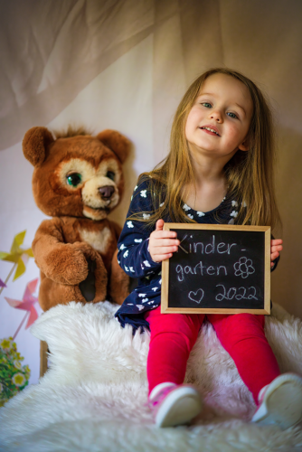 portrait_lya_kiga_tafel